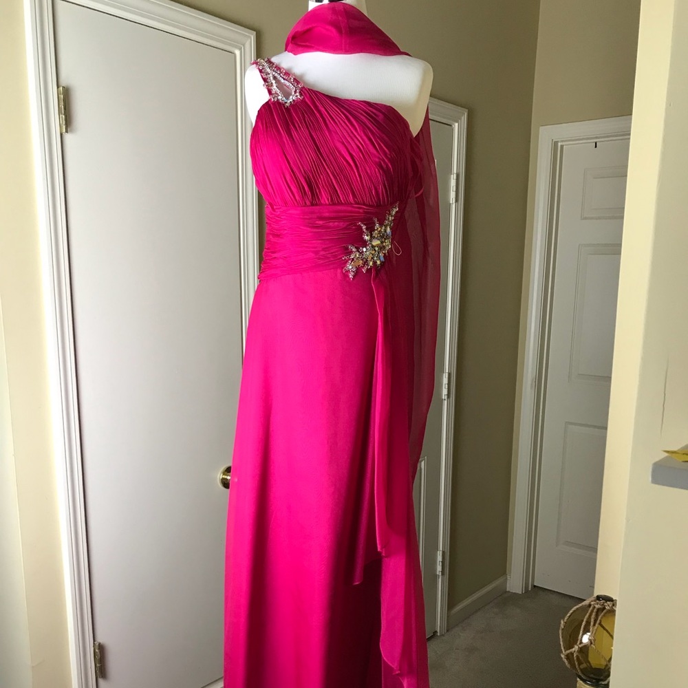 Eureka_One Shoulder Gown